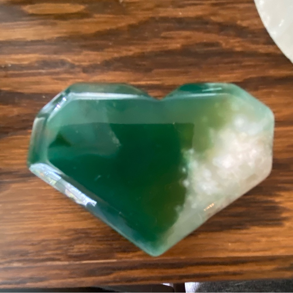 Crystal-Beautiful Moss Agate Heart. Bright & shiny moss colored Heart